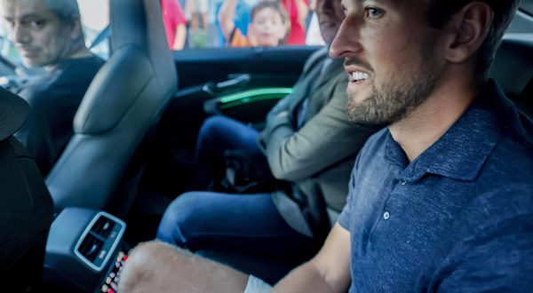 epa10795497 England captain Harry Kane arrives in Munich, Germany, 11 August 2023. Harry Kane arrived in Munich and is expected to sign a contract with the German champions after Bayern and Tottenham agreed on a transfer fee.  EPA/RONALD WITTEK