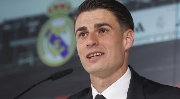 epa10801414 Spanish soccer player Kepa Arrizabalaga gives a press conference during his presentation as a new Real Madrid player at the sports city of Valdebebas (Madrid), 15 August 2023. Arrizabalaga has been signed on a one-year loan deal from Chelsea. The move was initiated in response to a long-term injury sustained by Real's first goalkeeper Thibaut Courtois.  EPA/JUAN CARLOS HIDALGO