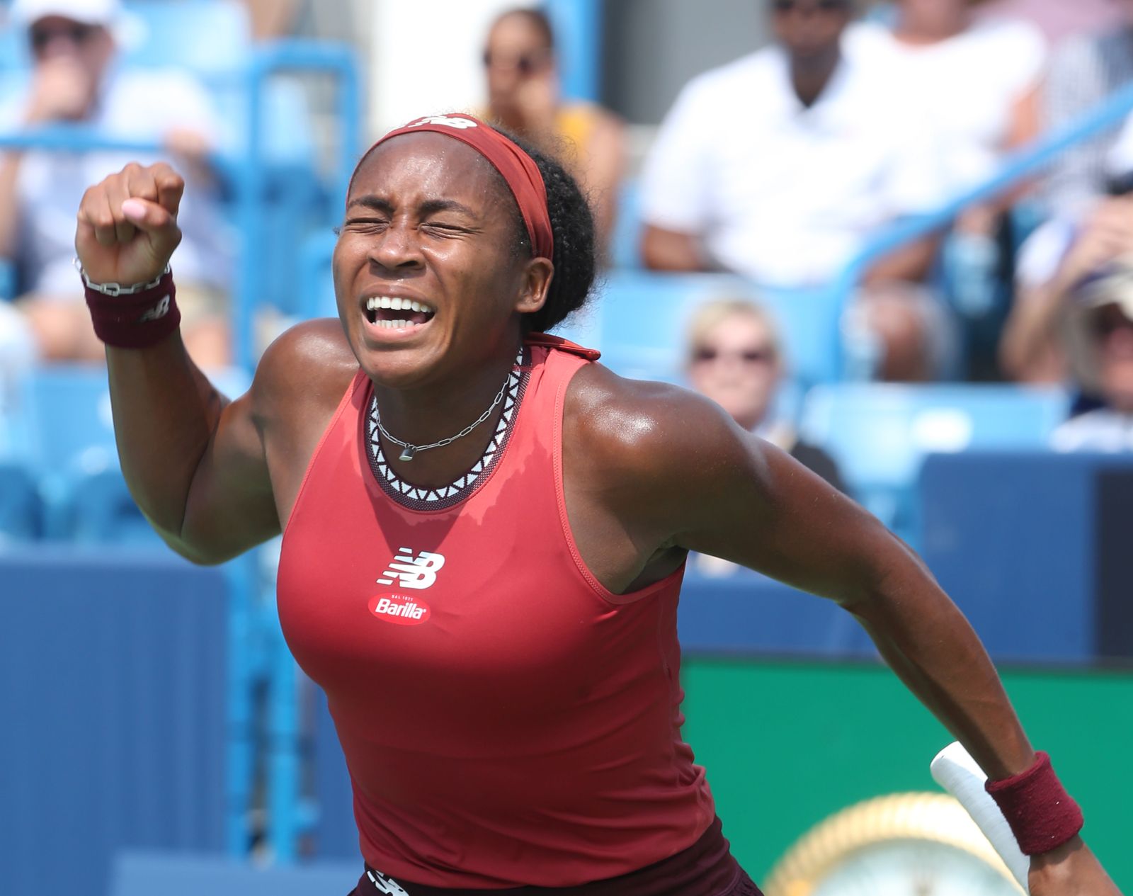 epa10807785 Coco Gauff of the United States  celebrates winning the first set during her semi-final match against Iga Swiatek of Poland at the Western and Southern Open tennis tournament in Mason, Ohio, USA, 19 August 2023.  EPA/MARK LYONS
