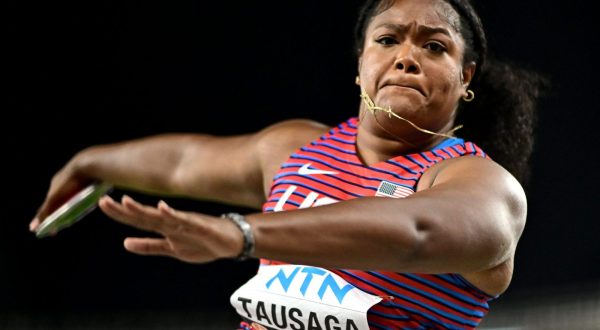 epa10814108 Laulauga Tausaga of the USA competes in the Women's Discus Throw final at the World Athletics Championships Budapest, Hungary, 22 August 2023.  EPA/CHRISTIAN BRUNA