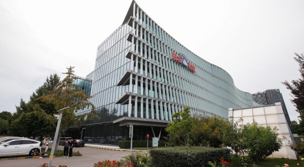 epa10815031 A view of Baidu company's headquarters in Beijing, China, 23 August 2023. According to Baidu Q2 financial report released by Baidu company on 22 August, its revenue reached 4.70 billion US dollar (4.33 billion euro), with Non-GAAP net profit rising by 44 percent. Baidu's comprehensive AI-driven transformation powers ahead, especially with ERNIE 3.5 earning recognition from cloud customers, AI developers, and industry experts.  EPA/WU HAO
