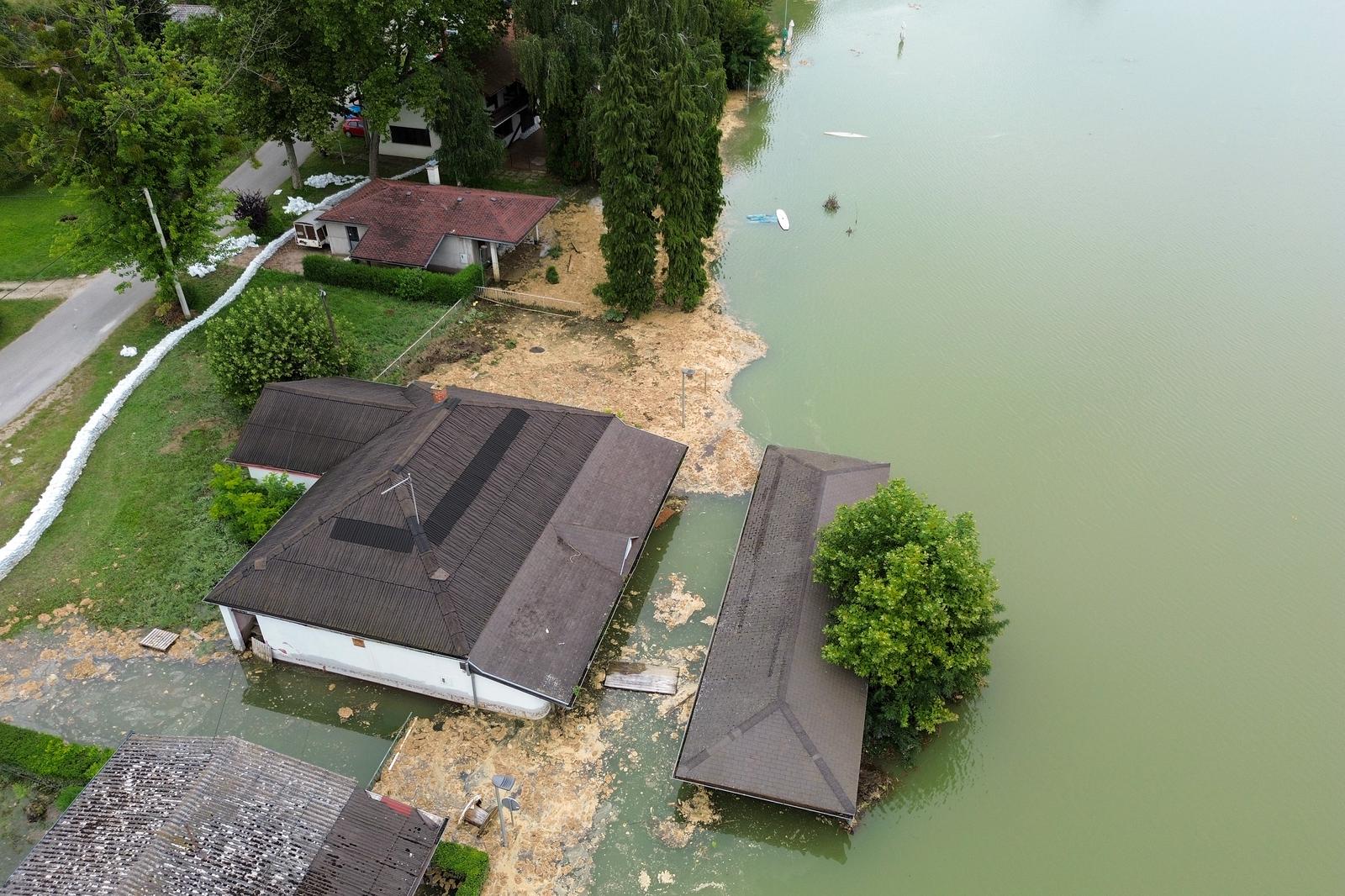 09.08.2023., Djelekovec - Pogled iz zraka na posljedice poplave u jezeru Soderica u koje se ulila rijeka Drava. Photo: Luka Stanzl/PIXSELL
