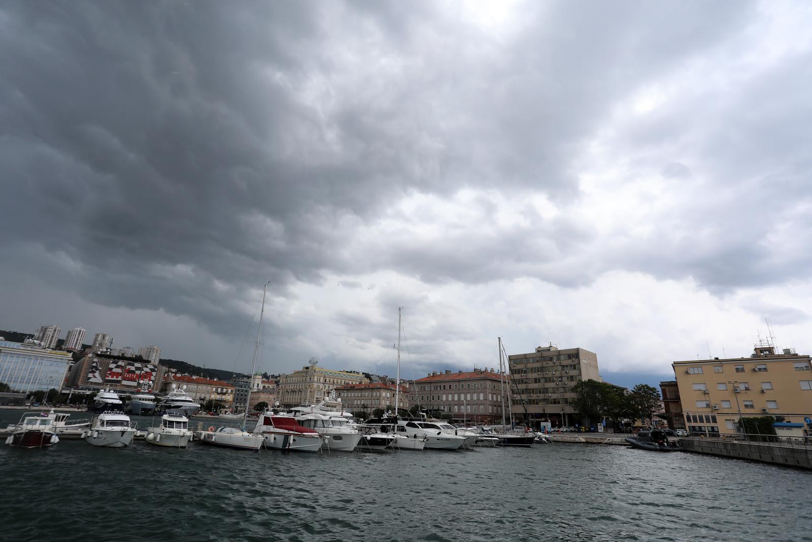22.07.2023., Rijeka - Crni olujni oblaci nad gradom. Photo: Goran Kovacic/PIXSELL