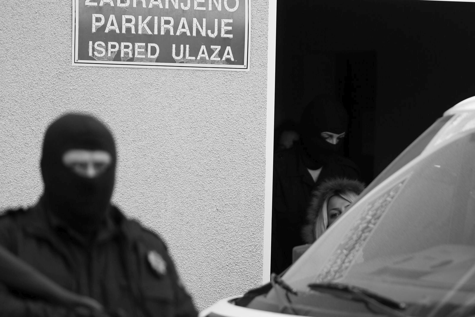 EKSKLUZIVNO 30.10.2019., Mostar, BIH -  Sunita Hindic-Bosnjakovic u pratnji policije i dugih cijevi stigla na kontrolu u Kantonalnu bolnicu RMC "Safet Mujic"rPhoto: Denis Kapetanovic/PIXSELL