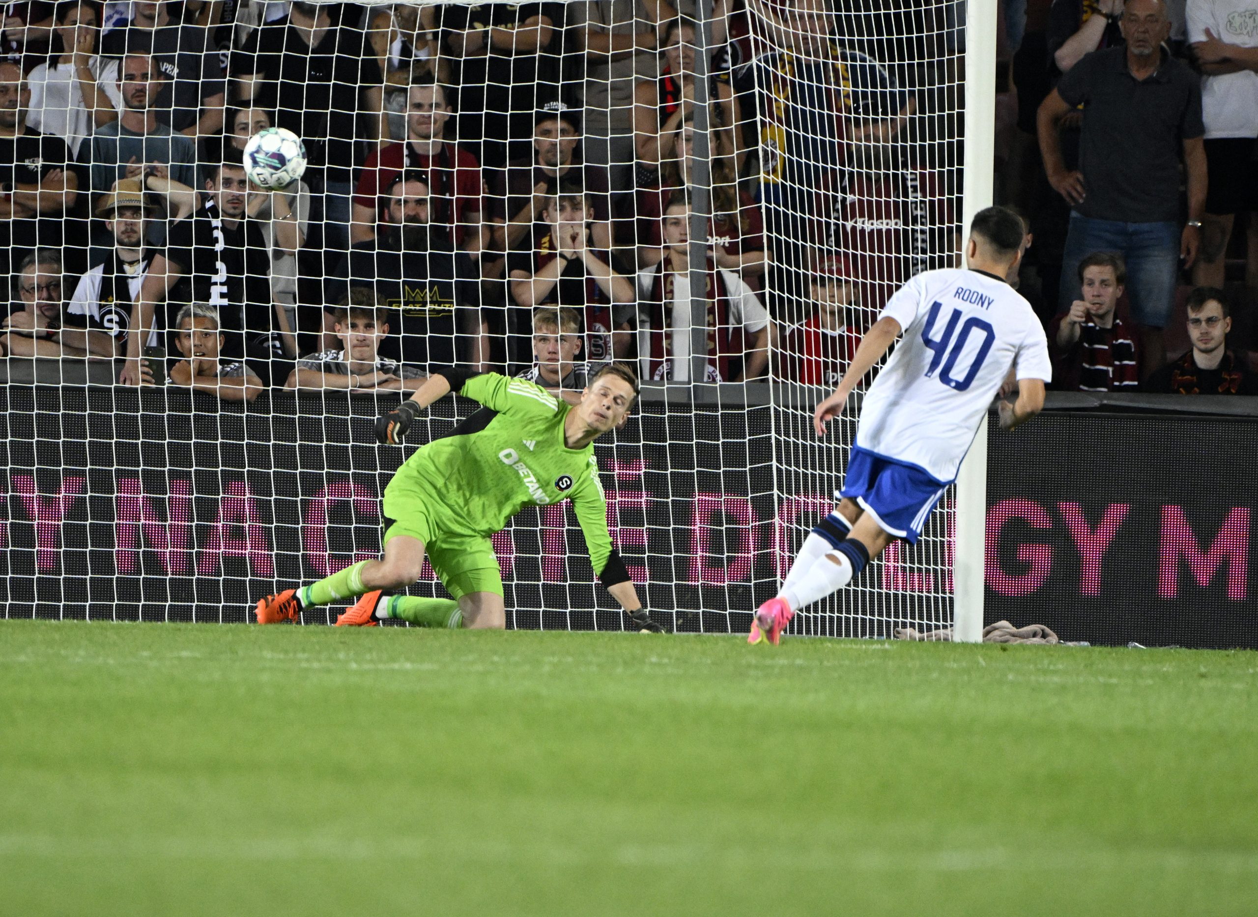 Roony Bardghji (Copenhagen), right, scores over goalkeeper Peter Vindahl (Sparta) from the penalty shot in the penalty shootout during the UEFA Champions League, 3rd qualifying round, 2nd leg, AC Sparta Praha vs FC Copenhagen, on August 15, 2023, in Prague, Czech Republic. Photo/Katerina Sulova (CTK via AP Images)