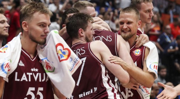 epa10833346 Team Latvia celebrate winning the FIBA Basketball World Cup 2023 group stage second round match between Spain vs Latvia in Jakarta, Indonesia, 01 September 2023.  EPA/BAGUS INDAHONO