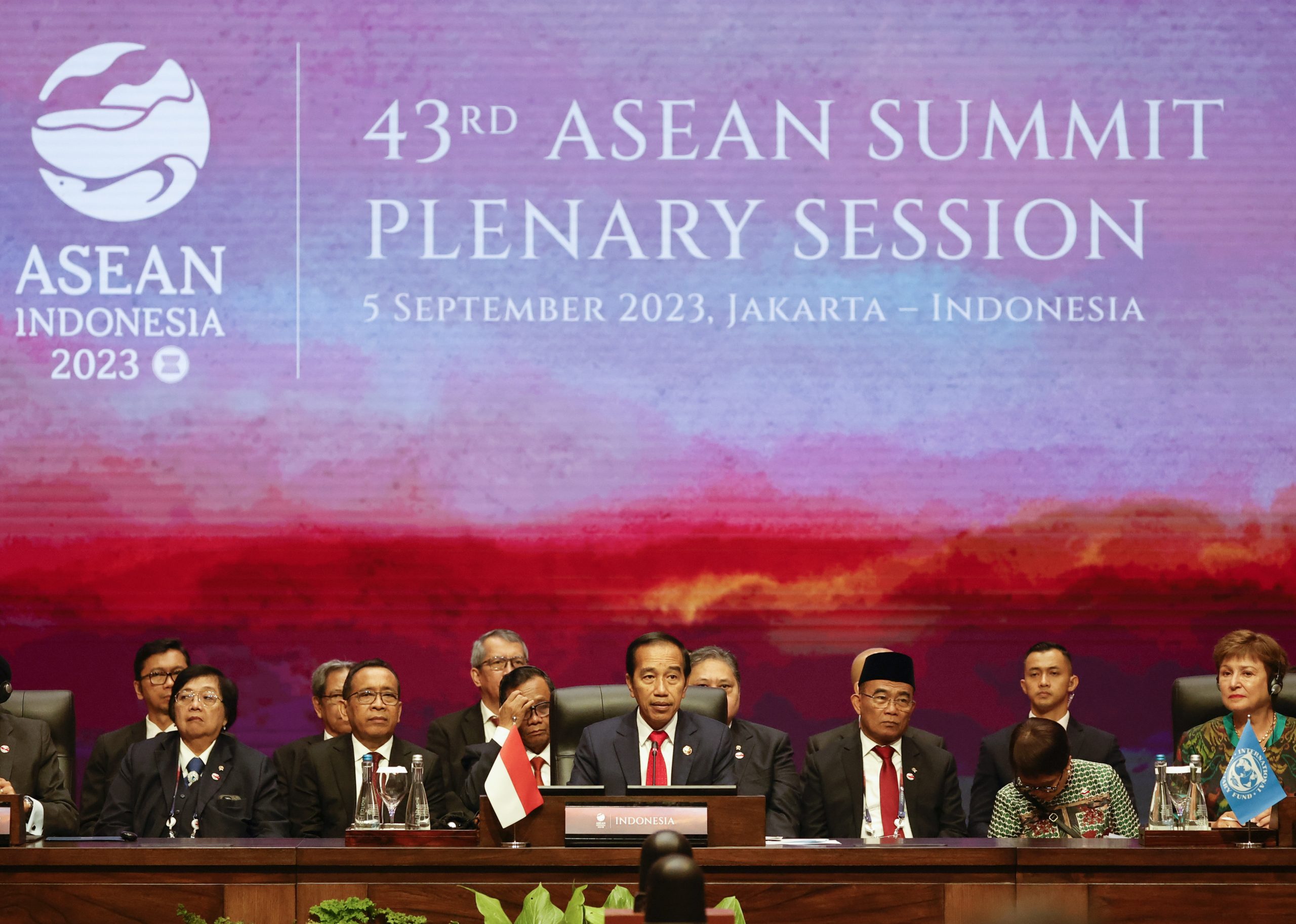 epa10841054 Indonesian President Joko Widodo (C) delivers remarks during a plenary session of the 43rd Association of Southeast Asian Nations (ASEAN) Summit in Jakarta, Indonesia, 05 September 2023. Indonesia will host the 43rd ASEAN Summit and related summits on 05 to 07 September 2023.  EPA/WILLY KURNIAWAN / POOL