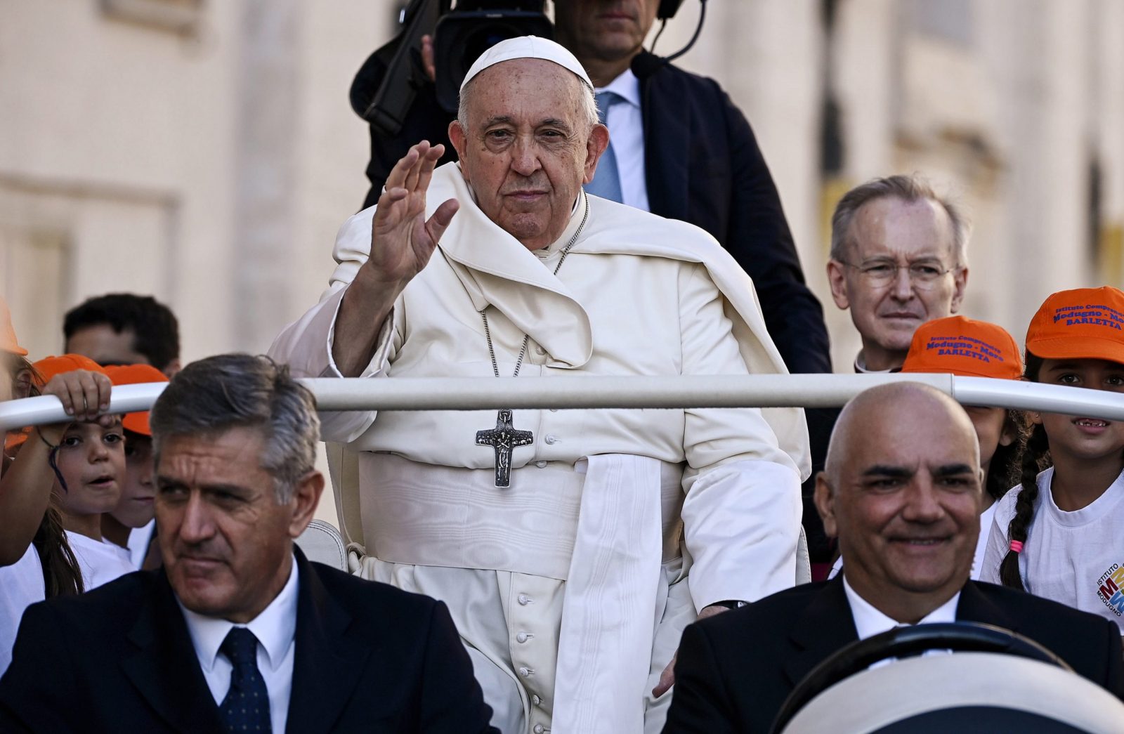epa10843243 Pope Francis waves to the faithfuls as he leads the weekly general audience in Saint Peter's Square, Vatican City, Italy, 06 September 2023.  EPA/Riccardo Antimiani