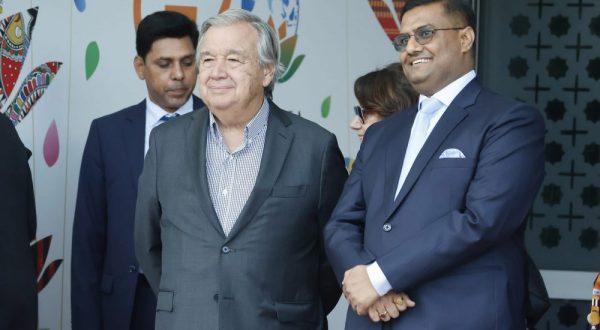 epa10848186 A handout picture made available by The Ministry of External Affairs (MEA) of India, shows Secretary-General of the United Nations,  António Guterres arrives for the G20 Summit at Palam Airforce Airport, in New Delhi on 08 September 2023.  The Indian capital is all set for the G20 summit scheduled for 09 and 10 September.  EPA/MINISTRY OF EXTERNAL AFFAIRS HANDOUT  HANDOUT EDITORIAL USE ONLY/NO SALES