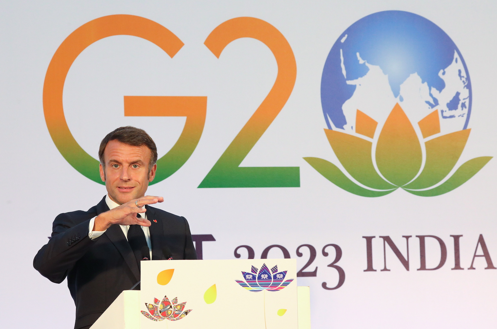 epa10852377 French President Emmanuel Macron addresses a press conference at the international media center during the G20 Summit in New Delhi, India, 10 September 2023. The G20 Heads of State and Government summit took place in the Indian capital on 09 and 10 September.  EPA/HARISH TYAGI