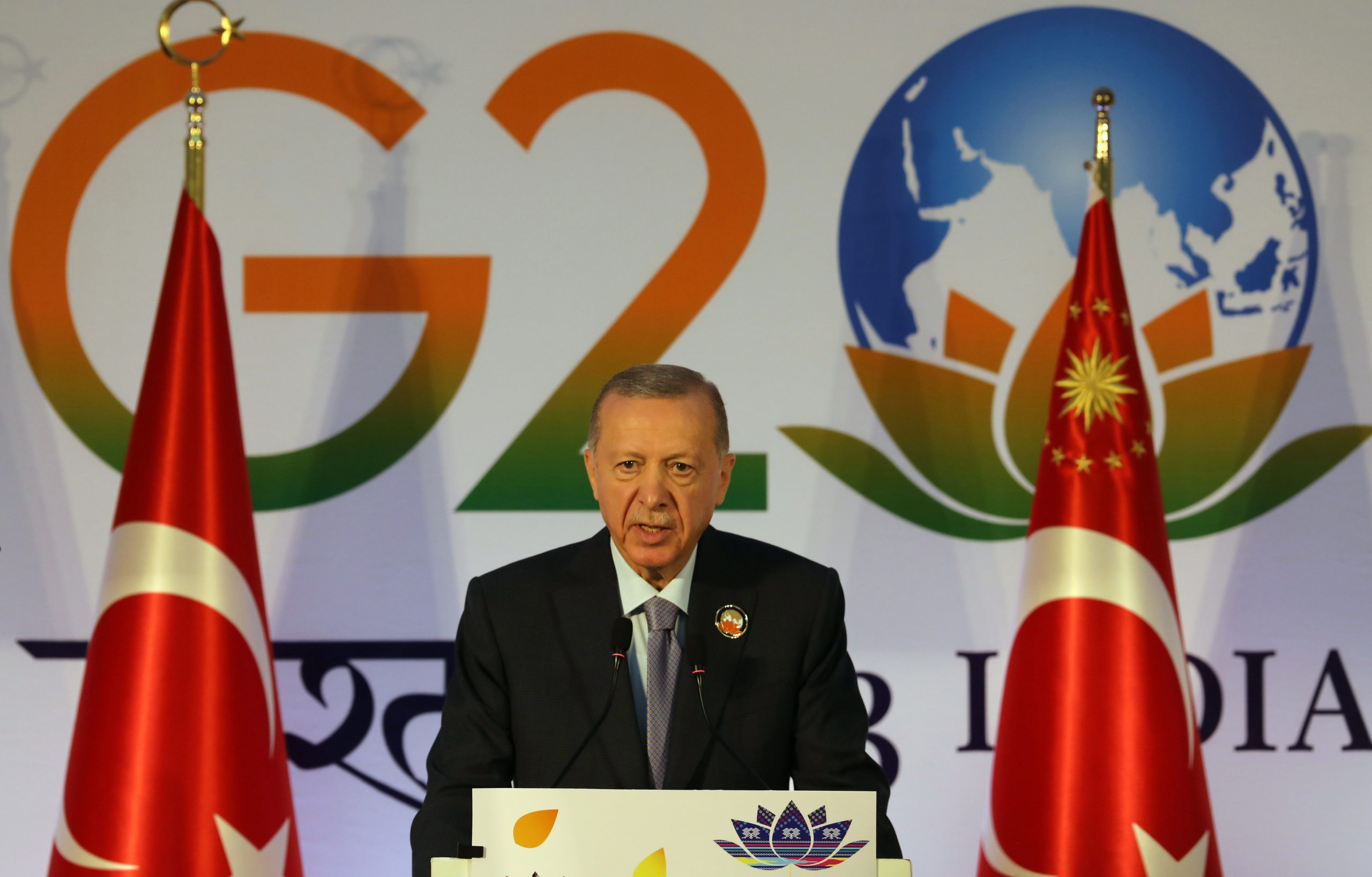 epa10852986 Turkish President Recep Tayyip Erdogan addresses a press conference at the international media center during the G20 Summit in New Delhi, India, 10 September 2023. The G20 Heads of State and Government summit took place in the Indian capital on 09 and 10 September.  EPA/RAJAT GUPTA