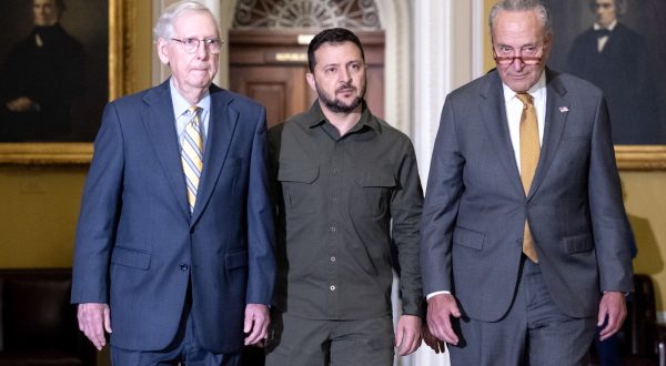 epa10874230 Ukrainian President Volodymyr Zelensky (C) walks with US Senate Minority Leader Mitch McConnell (L) and US Senate Majority Leader Chuck Schumer (R) before meeting with members of the US Senate on Capitol Hill in Washington, DC, USA, 21 September 2023. Ukrainian President Zelensky is in Washington to meet with members of Congress at the US Capitol, the Pentagon and US President Joe Biden at the White House to make a case for further military aid.  EPA/MICHAEL REYNOLDS