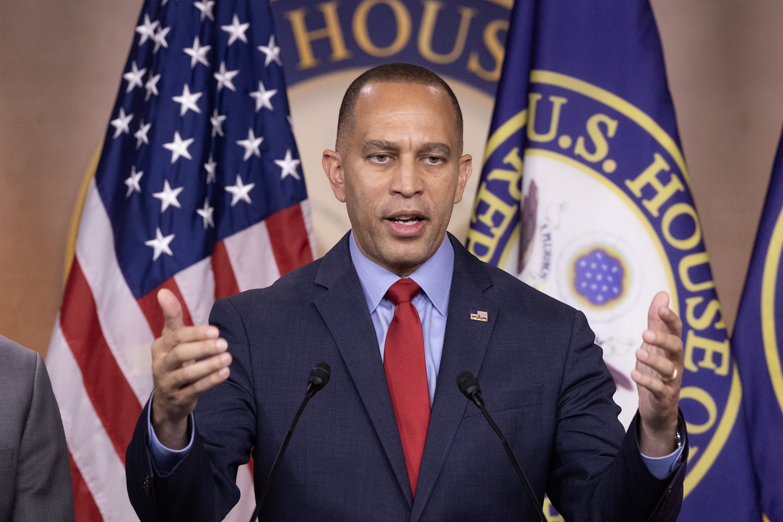 epa10890768 House Minority Leader Hakeem Jeffries participates in a news conference after the House failed to pass a procedural vote on a stop-gap government funding plan, in Washington, DC, USA, 29 September 2023. As a government shutdown looms ahead, the Senate and House of Representatives are working on separate stop-gap government spending plans.  EPA/MICHAEL REYNOLDS