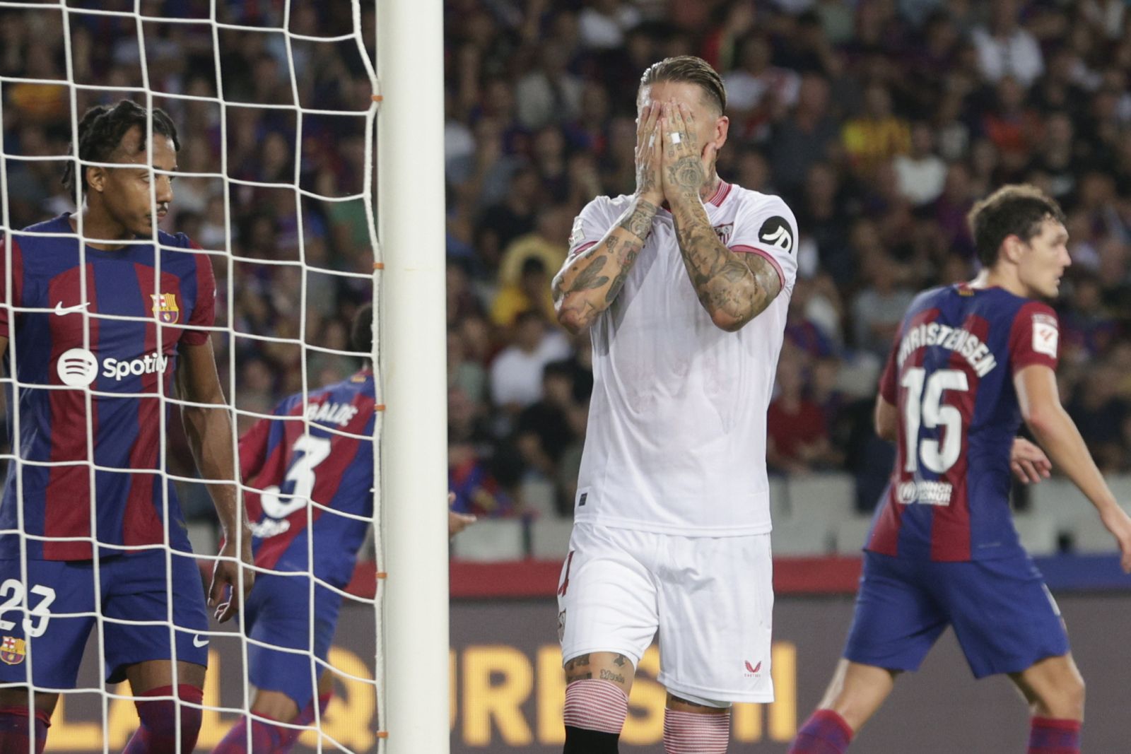 epa10890870 Sevilla's defender Sergio Ramos reacts after a missed chance during the Spanish LaLiga soccer match between FC Barcelona and Sevilla FC, in Barcelona, Catalonia, Spain, 29 September 2023.  EPA/Quique Garcia