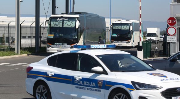 14.08.2023., Zagreb - Autobus s nogometasima AEK-a napustio je Medjunarodnu luku dr. Franjo Tudjman pod policijskom pratnjom. Photo: Zeljko Hladika/PIXSELL