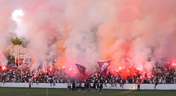 30.09.2023., Split - Torcida dosla podrzati igrace Hajduka na trenigu uoci sutrasnjeg derbija protiv Dinama. Photo: Ivo Cagalj/PIXSELL