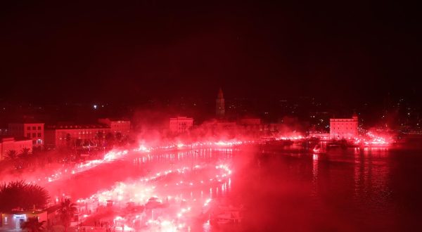 30.09.2023., Split - Navijaci Hajduka u organizaciji Torcide spektakularnom bakljadom obiljezili 100 000 clanova voljenog kluba. Photo: Ivo Cagalj/PIXSELL