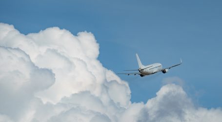 Putnik na letu iz Tel Aviva za London napao posadu, avion prinudno sletio u Beograd