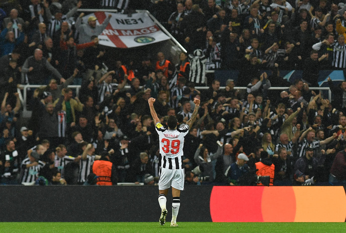 Bruno Guimaraes of Newcastle United celebrates the 3rd goal during the UEFA Champions League match between Newcastle United and Paris Saint Germain at St. James s Park, Newcastle, England on 4 October 2023. Copyright: xAndyxRowlandx PMI-5817-0034