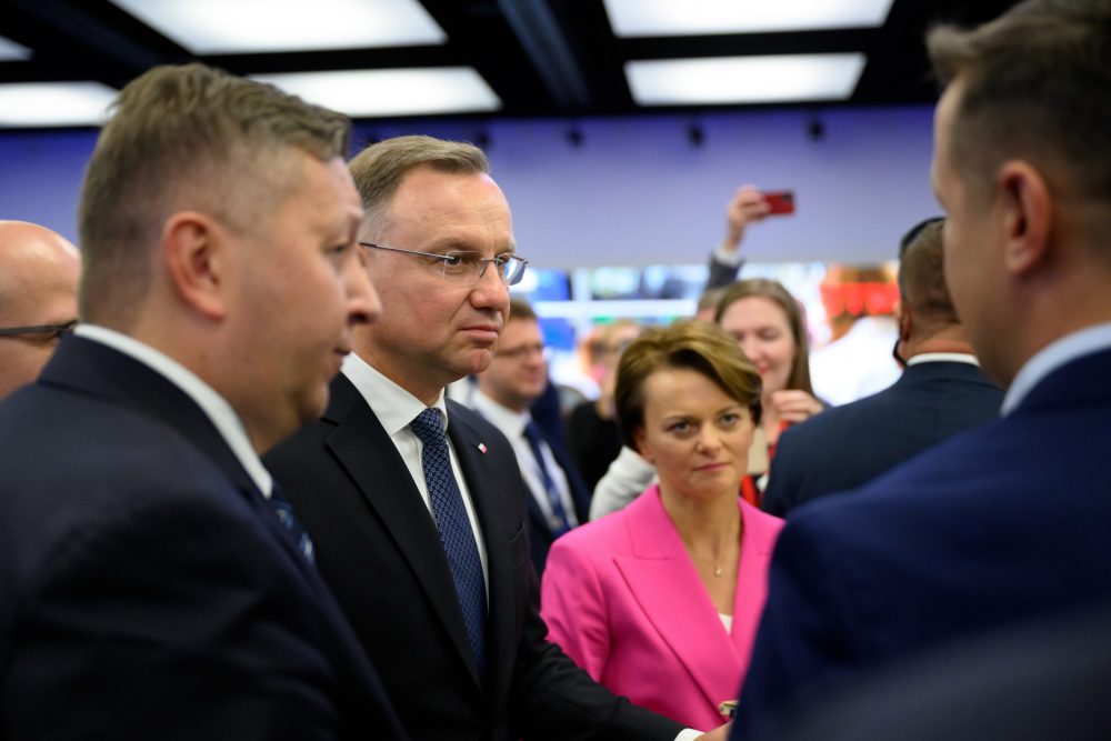 epa10876428 Polish president Andrzej Duda (C-L) and the Government Plenipotentiary for Polish-Ukrainian Development Cooperation Jadwiga Emilewicz (C-R) attend the 'Common Future' Congress for Reconstruction of Ukraine at the MTP Poznan Expo in Poznan, west-central Poland, 22 September 2023. The Congress for Reconstruction of Ukraine is a prelude to a dialogue on the needs of the Ukrainian economy and the opportunities for Polish partners who are ready to work together.  EPA/Jakub Kaczmarczyk POLAND OUT