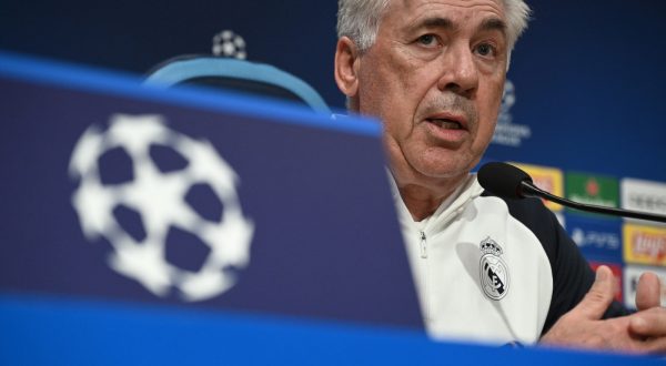 epa10896146 Real Madridâ€™s head coach Carlo Ancelotti attends a press conference in Naples, Italy, 02 October 2023. Real Madrid will face Napoli in a UEFA Champions League group stage soccer match on 03 October 2023.  EPA/CIRO FUSCO