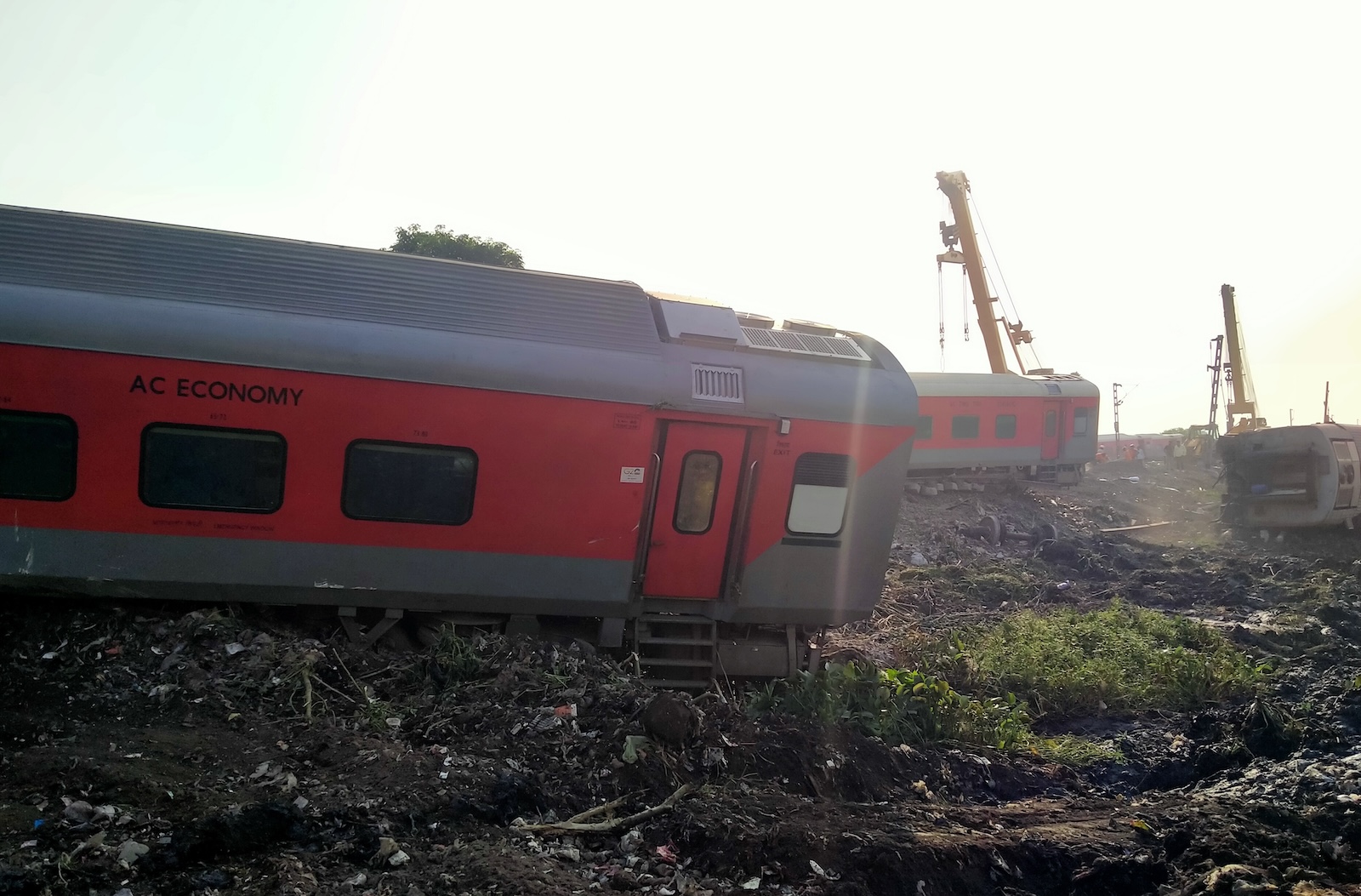 epa10914628 Rescue works continue at the site of a train accident after the 12506 Delhi-Kamakhya North East Express train derailed near the Raghunathpur station in Bihar's Buxar district, India, 12 October 2023. At least four people were killed and nearly 100 injured after the derailment happened at the Raghunathpur railway station, railway officials said.  EPA/ASHUTOSH KUMAR PANDEY