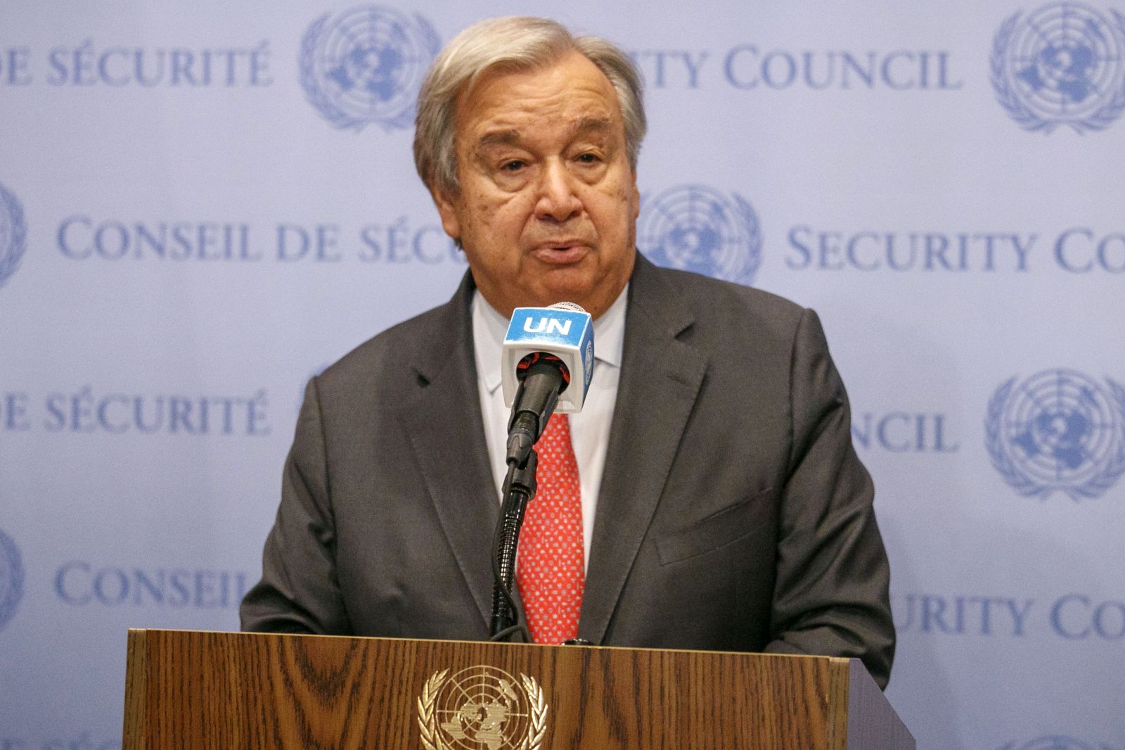 epa10917769 António Guterres, United Nations Secretary-General, speaks to the press on the situation in the Middle East during a press conference at the United Nations in New York, New York, USA, 13 October 2023. The Israeli Defense Force (IDF) on 13 October called for the evacuation of all civilians of northern Gaza ahead of an expected ground invasion. Thousands of Israelis and Palestinians have died since the militant group Hamas launched an unprecedented attack on Israel from the Gaza Strip on 07 October 2023, leading to Israeli retaliation strikes on the Palestinian enclave.  EPA/SARAH YENESEL