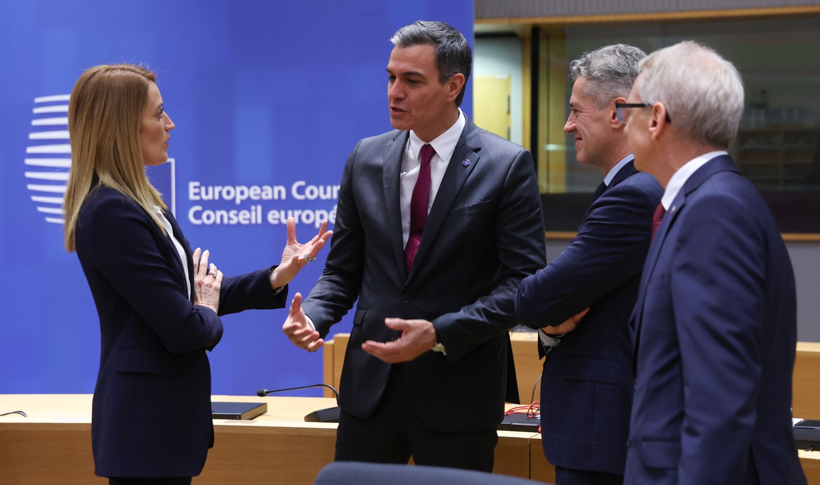 epa10940449 (L-R) European Parliament President Roberta Metsola, Spain's Prime Minister Pedro Sanchez, Slovenian Prime Minister Robert Golob and Bulgarian Prime minister Nikolai Denkov during the European Council meeting in Brussels, Belgium, 26 October 2023. In a two-day summit on 26-27 October, EU leaders are expected to address the situation in the Middle-East and Ukraine, as well as the EU's long-term budget, migration, and external relations.  EPA/OLIVIER HOSLET