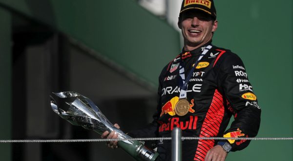 epa10948334 Dutch Formula One driver Max Verstappen of Red Bull Racing celebrates his first place finish at the end of the 2023 Formula 1 Grand Prix of Mexico City at the Hermanos Rodriguez racetrack, in Mexico City, Mexico, 29 October 2023.  EPA/Isaac Esquivel