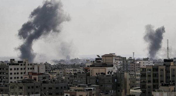 epa10948910 Smoke billows from residential buildings after Israeli air strikes in the Tel al-Hawa neighborhood in Gaza City, 30 October 2023. The IDF struck over 600 militant targets over the past few days as it continued to 'expand ground operations' in the Gaza Strip, the Israel Defense Forces (IDF) said on 30 October. More than 8,000 Palestinians and at least 1,400 Israelis have been killed, according to the Israel Defense Forces (IDF) and the Palestinian health authority, since Hamas militants launched an attack against Israel from the Gaza Strip on 07 October, and the Israeli operations in Gaza and the West Bank which followed it.  EPA/MOHAMMED SABER