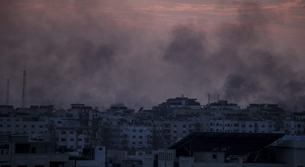 epa10951257 Smoke rises after Israeli air strikes in Tal Al-Hawa neighbourhood in Gaza City, 31 October 2023. The IDF struck over 600 militant targets over the past few days as it continued to 'expand ground operations' in the Gaza Strip, the Israel Defense Forces (IDF) said on 30 October. More than 8,000 Palestinians and at least 1,400 Israelis have been killed, according to the Israel Defense Forces (IDF) and the Palestinian health authority, since Hamas militants launched an attack against Israel from the Gaza Strip on 07 October, and the Israeli operations in Gaza and the West Bank which followed it.  EPA/MOHAMMED SABER