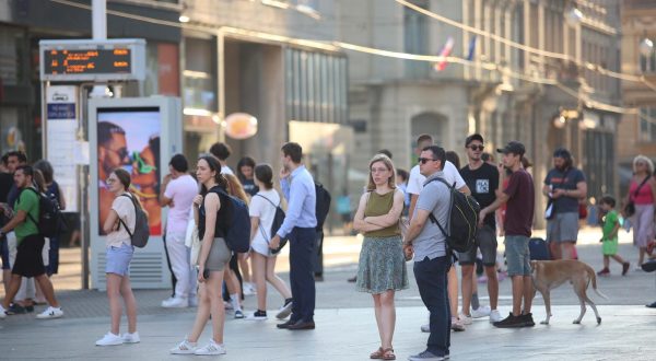 21.08.2023. Zagreb - Svakodnevica u centru grada tijekom ljetnog poslijepodneva Photo: Lovro Domitrovic/PIXSELL