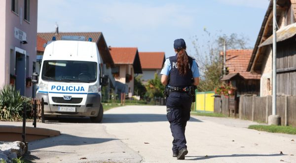 27.09.2023., Rigonce, Slovenija - Zbog povecanih ilegalnih prelazaka migranata, policijske patrole pregledavaju teren oko granice.

 Photo: Bobo/PIXSELL/F.A. BOBO