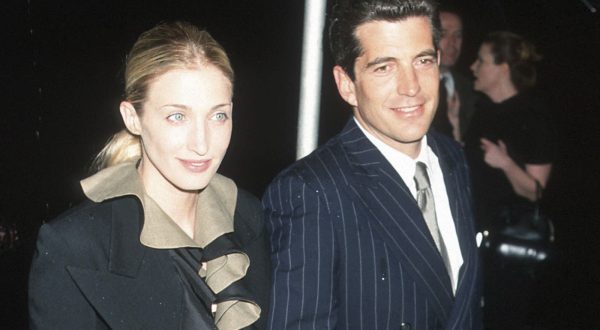 JULY 16th 2023: The twenty four year anniversary of the death of John F. Kennedy Jr. who died in a plane crash on July 16th 1999 along with his wife, Carolyn Bessette Kennedy and his sister-in-law, Lauren Bessette. Kennedy was piloting a single-engine Piper Saratoga that had departed New Jersey's Essex County Airport en route to Martha's Vineyard Airport in Massachusetts. The crash occurred in The Atlantic Ocean approximately 7.5 miles west of Martha's Vineyard. - File Photo by: zz/Larry Le Vine/STAR MAX/IPx 1999 5/19/99 John F. Kennedy Jr. and his wife Carolyn Bessette Kennedy at the "Newman's Own" George Awards held at on May 19, 1999 at The U.S. Customs House in New York City. (NYC)