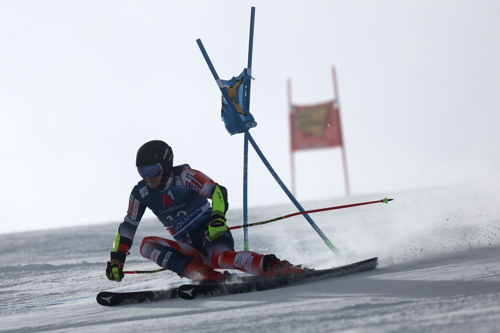 epa10947133 Filip Zubcic of Croatia in action during the first run of the Men's Giant Slalom race of the FIS Alpine Ski World Cup season opener on the Rettenbach glacier in Soelden, Austria, 29 October 2023.  EPA/ANNA SZILAGYI