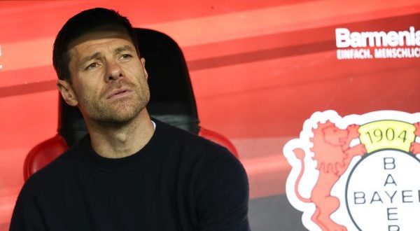 epa10947904 Leverkusen's head coach Xabi Alonso looks on during the German Bundesliga soccer match between Bayer 04 Leverkusen and SC Freiburg in Leverkusen, Germany, 29 October 2023.  EPA/CHRISTOPHER NEUNDORF CONDITIONS - ATTENTION: The DFL regulations prohibit any use of photographs as image sequences and/or quasi-video.