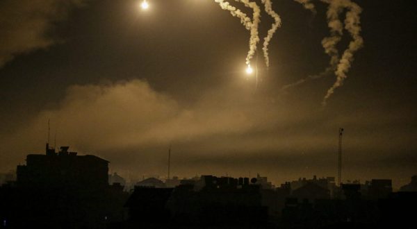 epa10951438 Israeli army flares illuminate the sky over northern Gaza City, 31 October 2023. The IDF struck over 600 militant targets over the past few days as it continued to 'expand ground operations' in the Gaza Strip, the Israel Defense Forces (IDF) said on 30 October. More than 8,000 Palestinians and at least 1,400 Israelis have been killed, according to the Israel Defense Forces (IDF) and the Palestinian health authority, since Hamas militants launched an attack against Israel from the Gaza Strip on 07 October, and the Israeli operations in Gaza and the West Bank which followed it.  EPA/MOHAMMED SABER