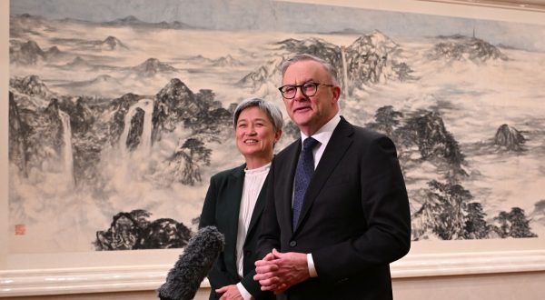 epa10961689 Australian Prime Minister Anthony Albanese (R) speaks as Australian Minister for Foreign Affairs Penny Wong listens during a press conference following a meeting with Chinese Premier Li Qiang at the Great Hall of the People in Beijing, China, 07 November 2023. The meeting between Albanese and Li will conclude the first visit to China by a sitting Australian prime minister since 2016.  EPA/LUKAS COCH AUSTRALIA AND NEW ZEALAND OUT