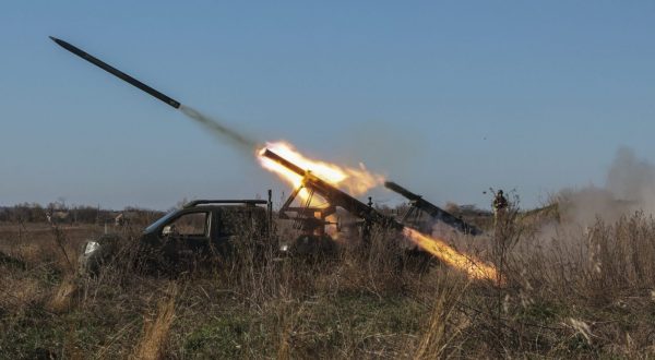 epa10962836 Ukrainian Soldiers of the 108th Separate Territorial Defense Brigade fire 9P132 Grad-P (Partizan) rocket launchers on the frontline in Zaporizhzhia area, Ukraine, 07 November 2023. Russian troops entered Ukrainian territory in February 2022, starting a conflict that has provoked destruction and a humanitarian crisis.  EPA/KATERYNA KLOCHKO