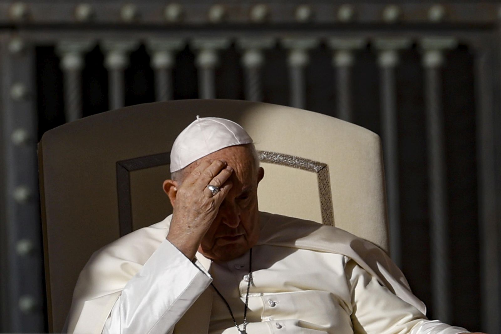 epa10963888 Pope Francis ponders as he attends the weekly general audience for faithful at St. Peter Square, Vatican, 08 November 2023.  EPA/FABIO FRUSTACI