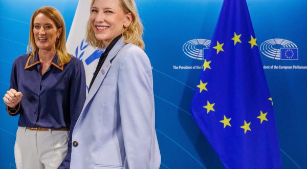 epa10964395 EU Parliament president Roberta Metsola (L) welcomes Goodwill Ambassador for the United Nations High Commission for Refugees (UNHCR), Australian actress Cate Blanchett, prior to her addressing the EU Parliament mini plenary session, in Brussels, Belgium, 08 November 2023.  EPA/OLIVIER MATTHYS