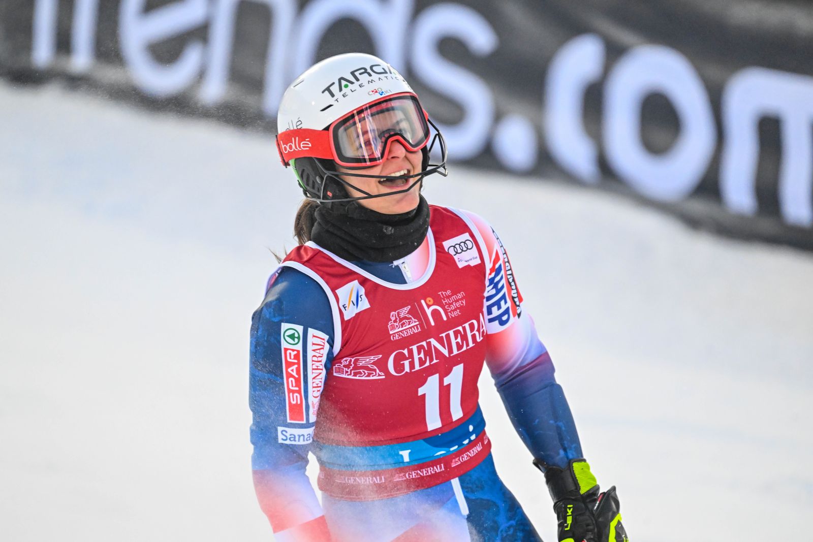 epa10971475 Zrinka Ljutic of Croatia smiles in the finish area during the second round of the Women’s Slalom race at the FIS Ski World Cup in Levi, Finland, 12 November 2023  EPA/KIMMO BRANDT