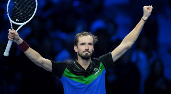 epa10977273 Daniil Medvedev of Russia reacts after winning his Red Group match against Alexander Zverev of Germany at the Nitto ATP Finals tennis tournament in Turin, Italy, 15 November 2023.  EPA/Alessandro Di Marco