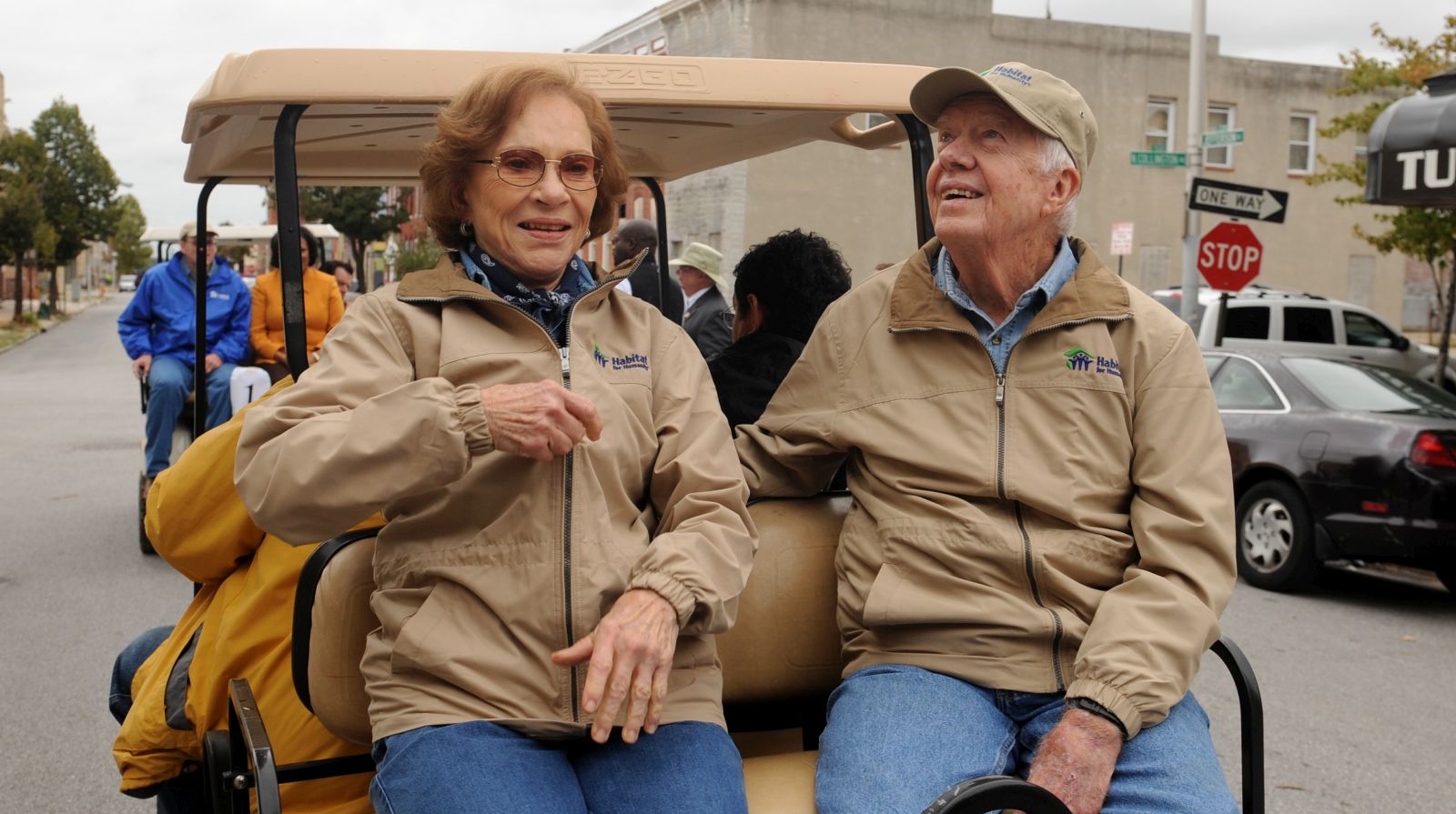 epa10985437 (FILE) Former US President Jimmy Carter (R) and his wife, Rosalynn (L), tour Jefferson Street just before joining volunteers to rehabilitate homes there in Baltimore, Maryland, USA, 05 October 2010 (reissued 19 November 2023). According to the Carter Center former US First Lady Rosalynn Carter has died aged 96 at her home in Plains, Georgia on 19 November 2023.  EPA/MICHAEL REYNOLDS