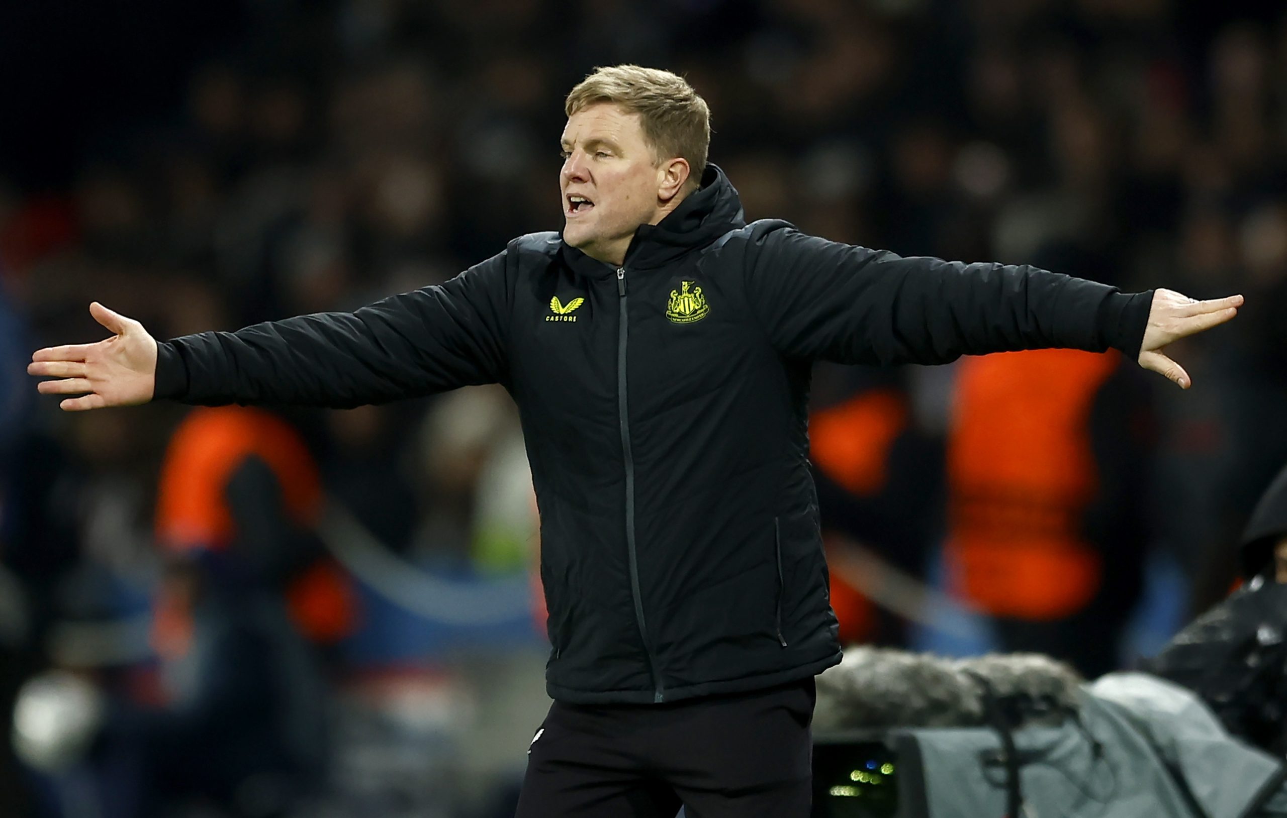 epa11000230 Newcastle manager Eddie Howe gestures on the touchline during the UEFA Champions League group F match between Paris Saint-Germain and Newcastle United in Paris, France, 28 November 2023.  EPA/YOAN VALAT