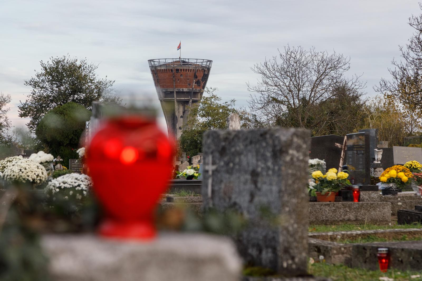 01.11.2023., Vukovar,Blagdan Svi Sveti na Memorijalnom groblju u Vukovaru Photo: Miroslav Slafhauzer/PIXSELL