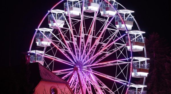 03.12.2021. Varazdin- Panoramski kotac je najveca atrakcija na varazdinskom Adventu. Photo: Vjeran Zganec Rogulja/PIXSELL