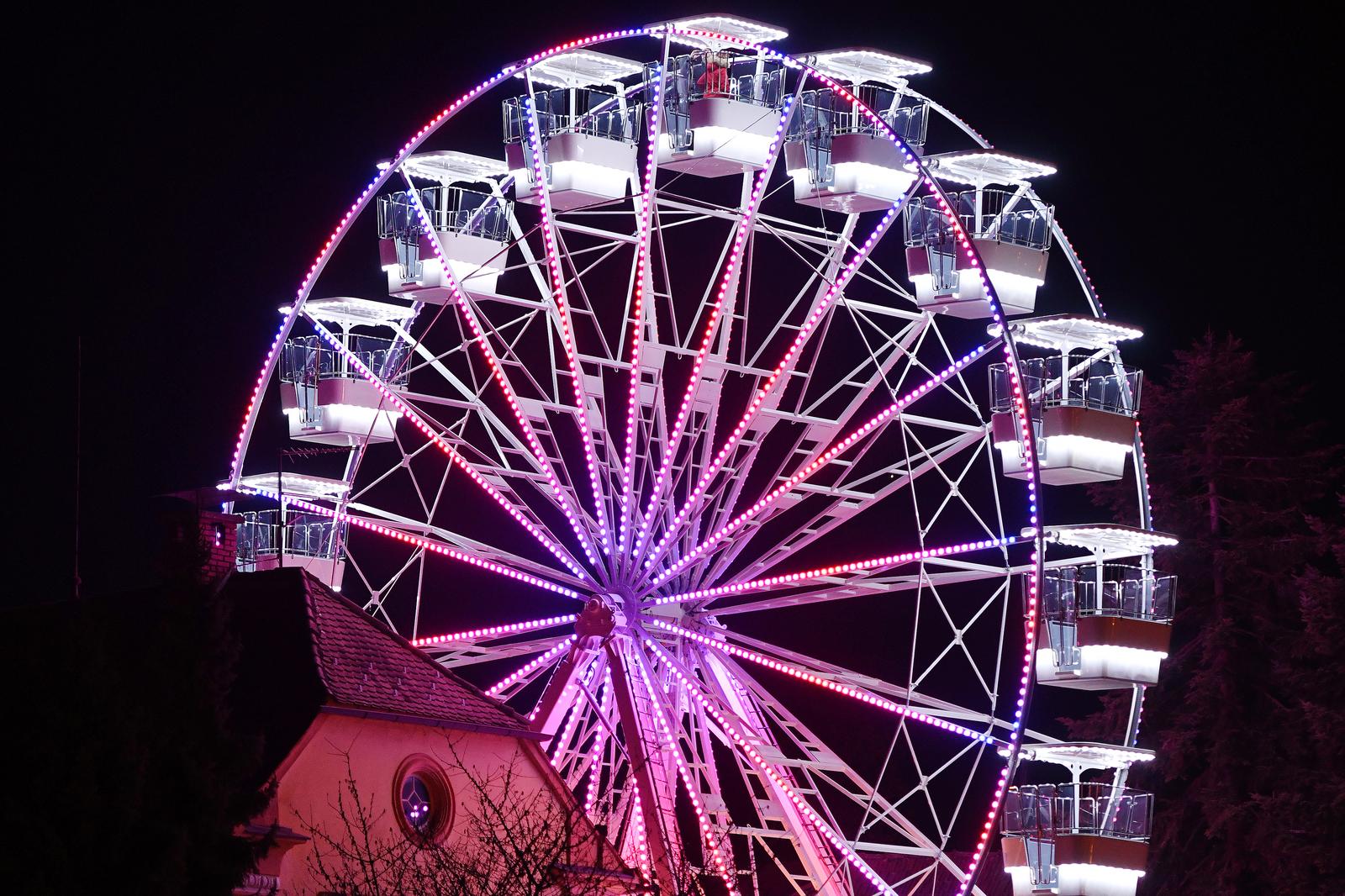 03.12.2021. Varazdin- Panoramski kotac je najveca atrakcija na varazdinskom Adventu. Photo: Vjeran Zganec Rogulja/PIXSELL