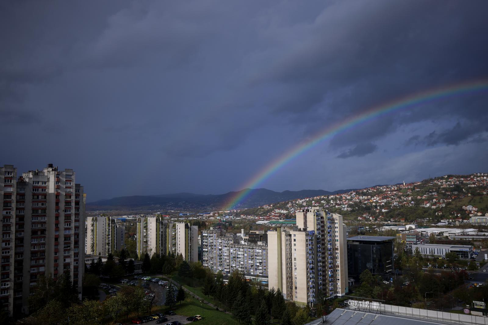05.11.2023., Sarajevo, Bosna i Hercegovina - Duga, oblaci i nevrijeme iznad Sarajeva. Photo: Armin Durgut/PIXSELL