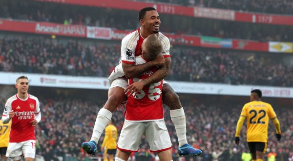 epa11007478 Arsenal's Gabriel Fernando de Jesus (up) and Oleksandr Zinchenko (down), who delivered the goal passing shot, celebrate after Arsenal's Martin Odegaard (not pictured) scored for the 2-0 lead during the English Premier League soccer match between Arsenal FC and Wolverhampton Wolves, in London, Britain, 02 December 2023.  EPA/ANDY RAIN EDITORIAL USE ONLY. No use with unauthorized audio, video, data, fixture lists, club/league logos, 'live' services or NFTs. Online in-match use limited to 120 images, no video emulation. No use in betting, games or single club/league/player publications.